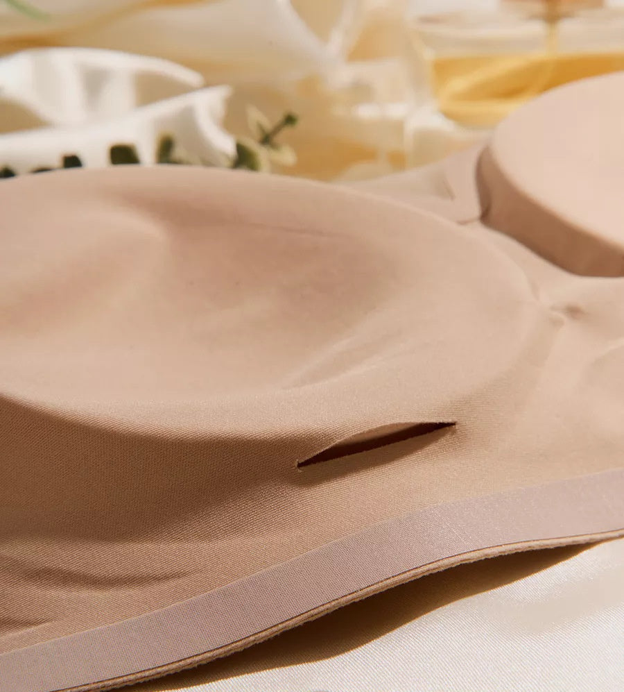 Seamless strapless bra